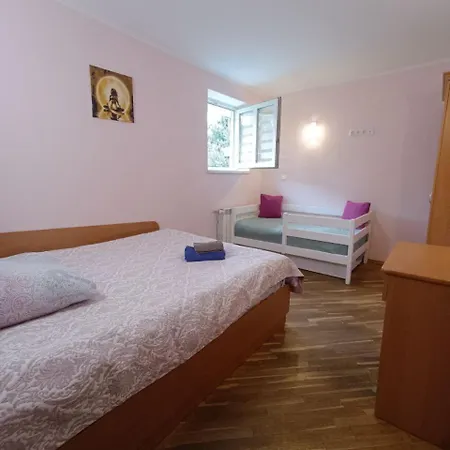 на гірській Hotel *