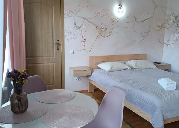 на гірській Otel